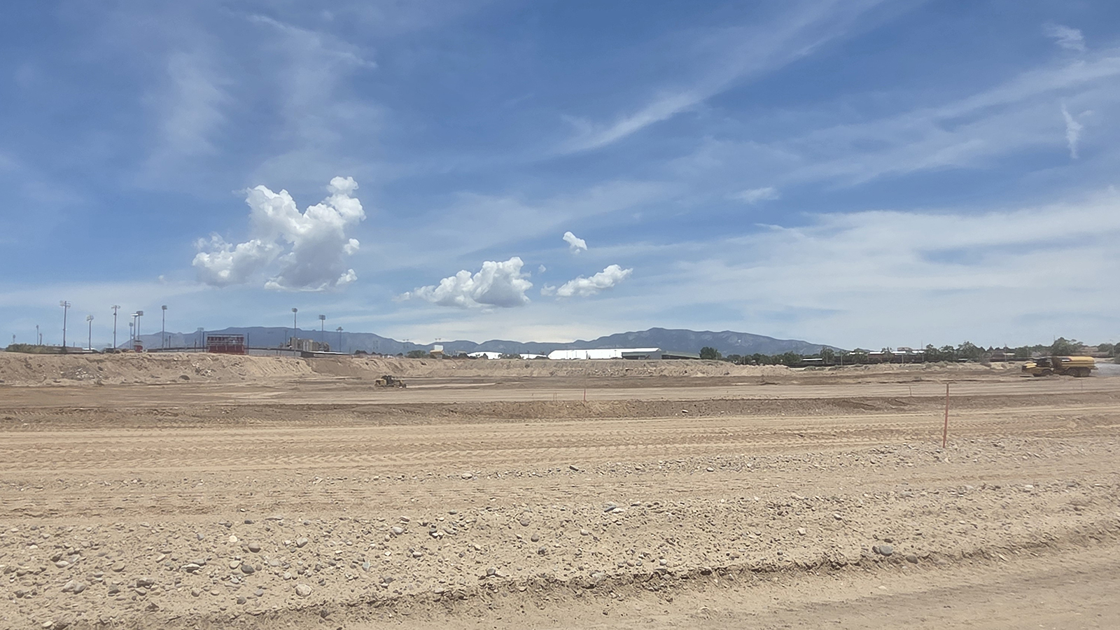 Lobo Crossing launches with celebratory groundbreaking