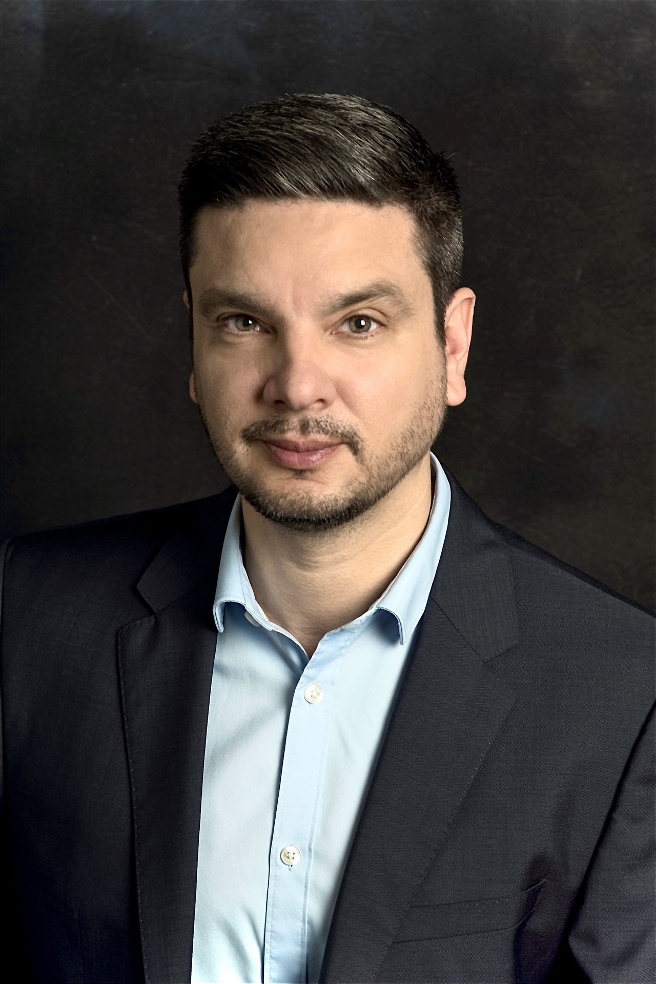 Gabriel Bagnasco Headshot_Epson