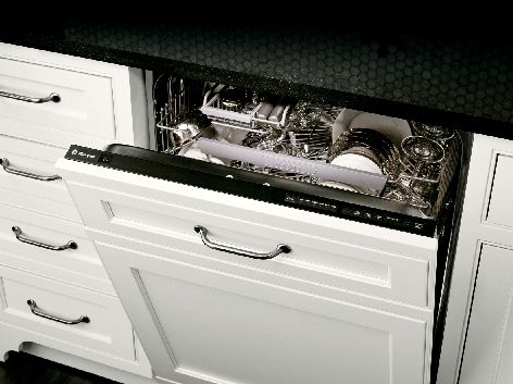 GE Monogram® fully-integrated dishwasher