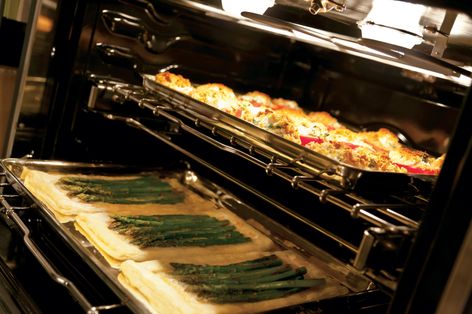 GE Profile™ double-oven gas range (Model PGB995SETSS)