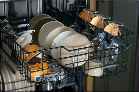 GE Profile™ dishwasher with SmartDispense™ (Model PDWT580VSS)