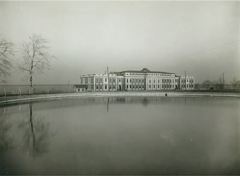 View of building 307 from Institute fountain