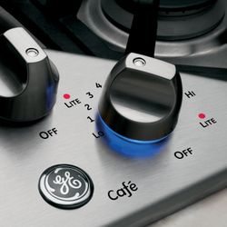 GE Café™ gas cooktop