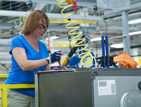 GE French door refrigerator production employee
