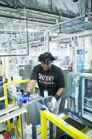 GE French door refrigerator production employee