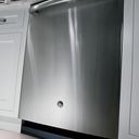 GE dishwasher (Model GDT550HSD)