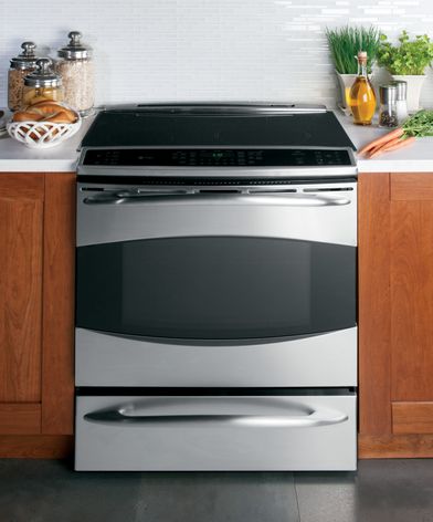 GE Profile™ induction slide-in range (Model PHS925STSS)