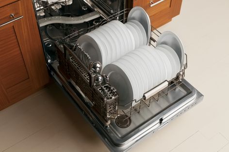 GE Monogram® Dishwasher (Model ZDT870) 