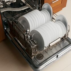 GE Monogram® Dishwasher (Model ZDT870) 