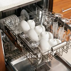GE Monogram® Dishwasher (Model ZDT870) 