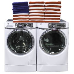 GE® RightHeight™ Design frontload washer and dryer 