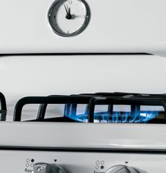 GE Artistry™ Series Freestanding Gas Range (Model AGBS45DEFWS)