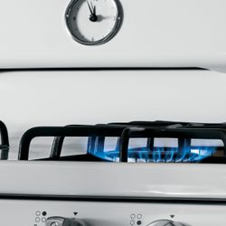 GE Artistry™ Series Freestanding Gas Range (Model AGBS45DEFWS)