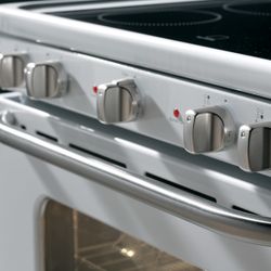 GE Artistry™ Series Freestanding Electric Range (Model ABS45DFWS)