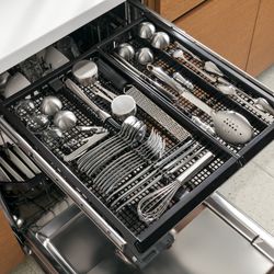 GE Profile™ Series Dishwasher (PDT760SSFSS)