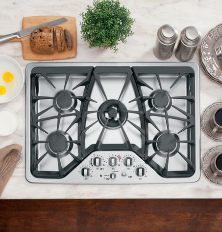GE Café™ 30” built-in gas cooktop