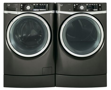 GE® ENERGY STAR® 4.8 cu. ft. capacity RightHeight™ Frontload washer (GFWR4805FMC)