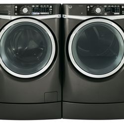 GE® ENERGY STAR® 4.8 cu. ft. capacity RightHeight™ Frontload washer (GFWR4805FMC)