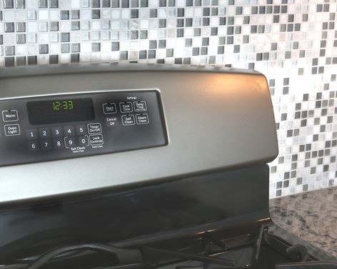 GE® freestanding gas convection range (JGB750EEFES)