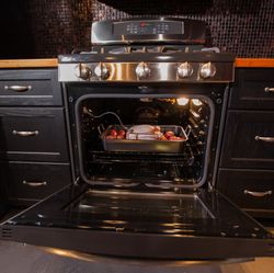 GE Profile™ Series Free-Standing Connected Range