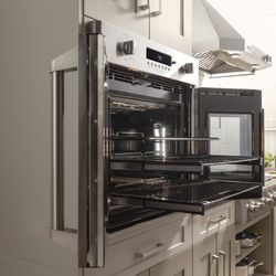 GE Monogram® French door wall oven (model ZET1FHSS)