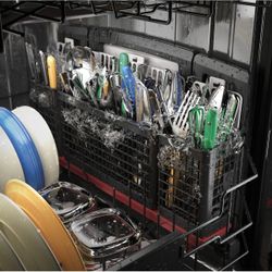 GE Profile™ and Café™ dishwashers with silverware jets GE Profile™ and Café™ dishwashers with silverware jets