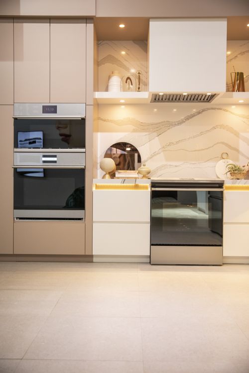 CAFE 2019 KBIS Glass Kitchen Suite
