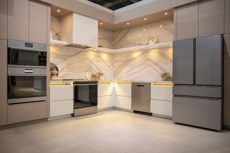 CAFE 2019 KBIS Glass Kitchen Suite