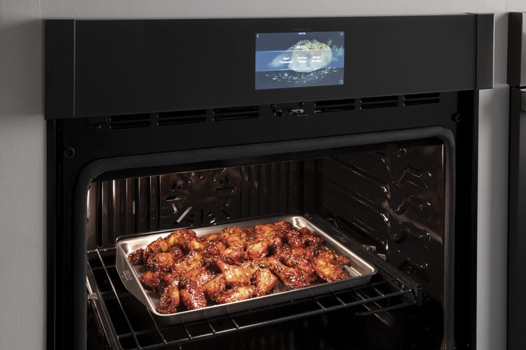 Oven with Air Fry Wings