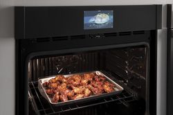 Oven with Air Fry Wings