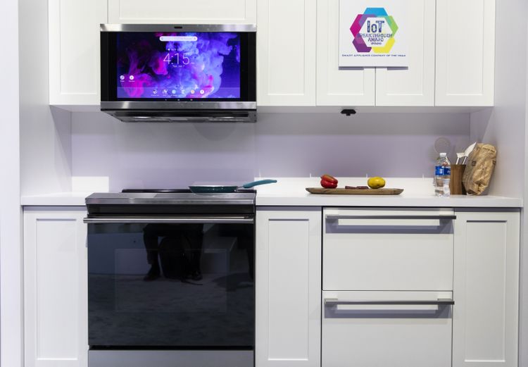 GE Appliances Next Gen Kitchen Hub Micro with Artificial Intelligence and Object Recognition at CES 2020