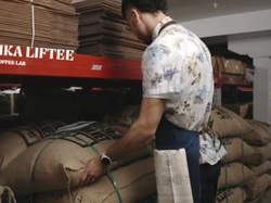 An Overview of Elika Liftee of Onyx Coffee Lab and the new CAFÉ Specialty Drip Coffee Maker An Overview of Elika Liftee of Onyx Coffee Lab and the new CAFÉ Specialty Drip Coffee Maker