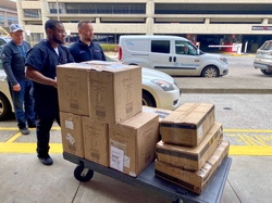 University of Louisville Health team unloads a donation of 2500 N95 masks from GE Appliances University of Louisville Health team unloads a donation of 2500 N95 masks from GE Appliances