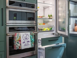 As part of the partnership, Monogram designed the kitchen layout for The LEE Initiative and donated a full suite of its latest professional appliances to be used by the visiting chefs when they are in town for instruction from Chef Edward Lee.
