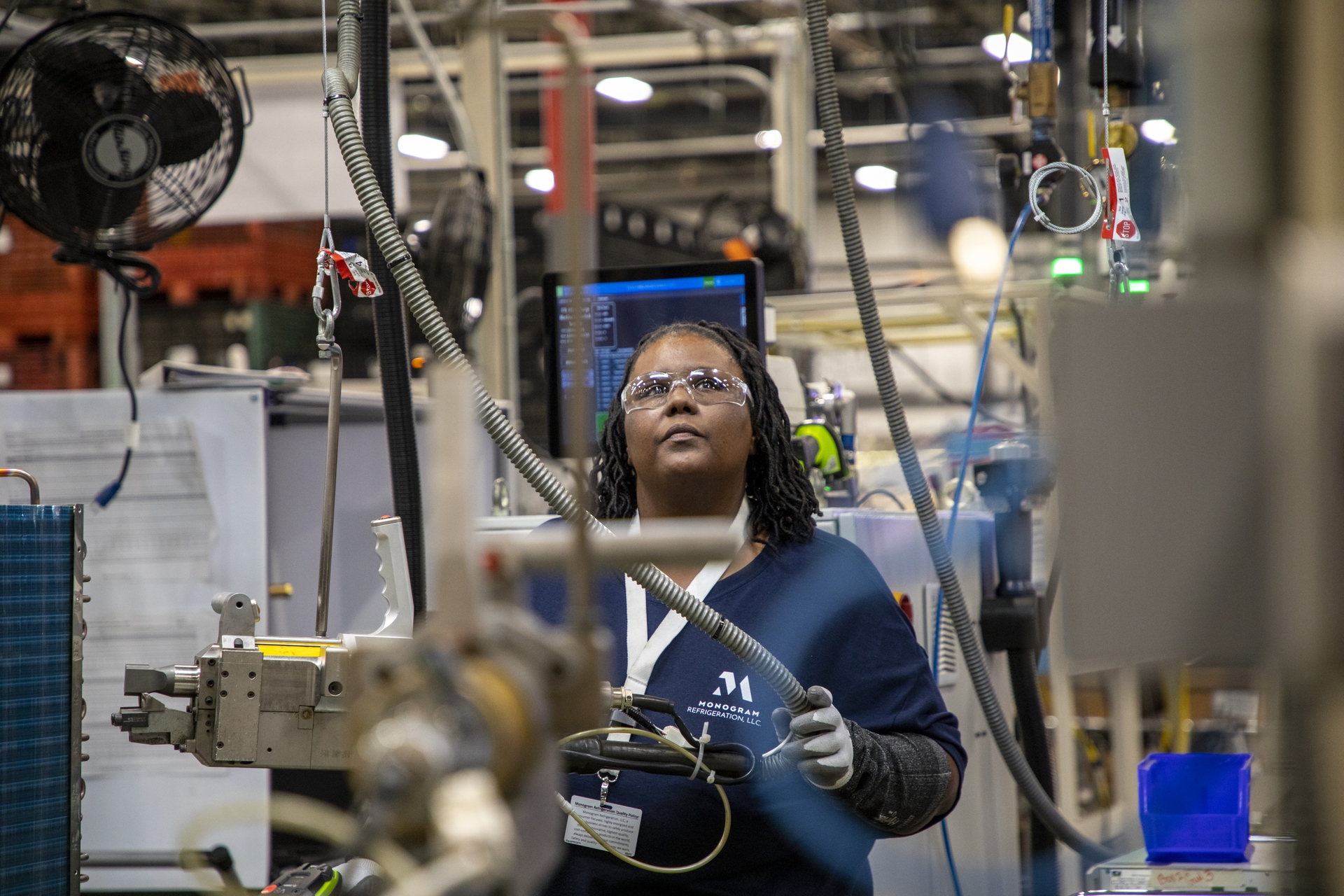 A Monogram  employee works on GE Zoneline® Ultimate V10™ assembly line