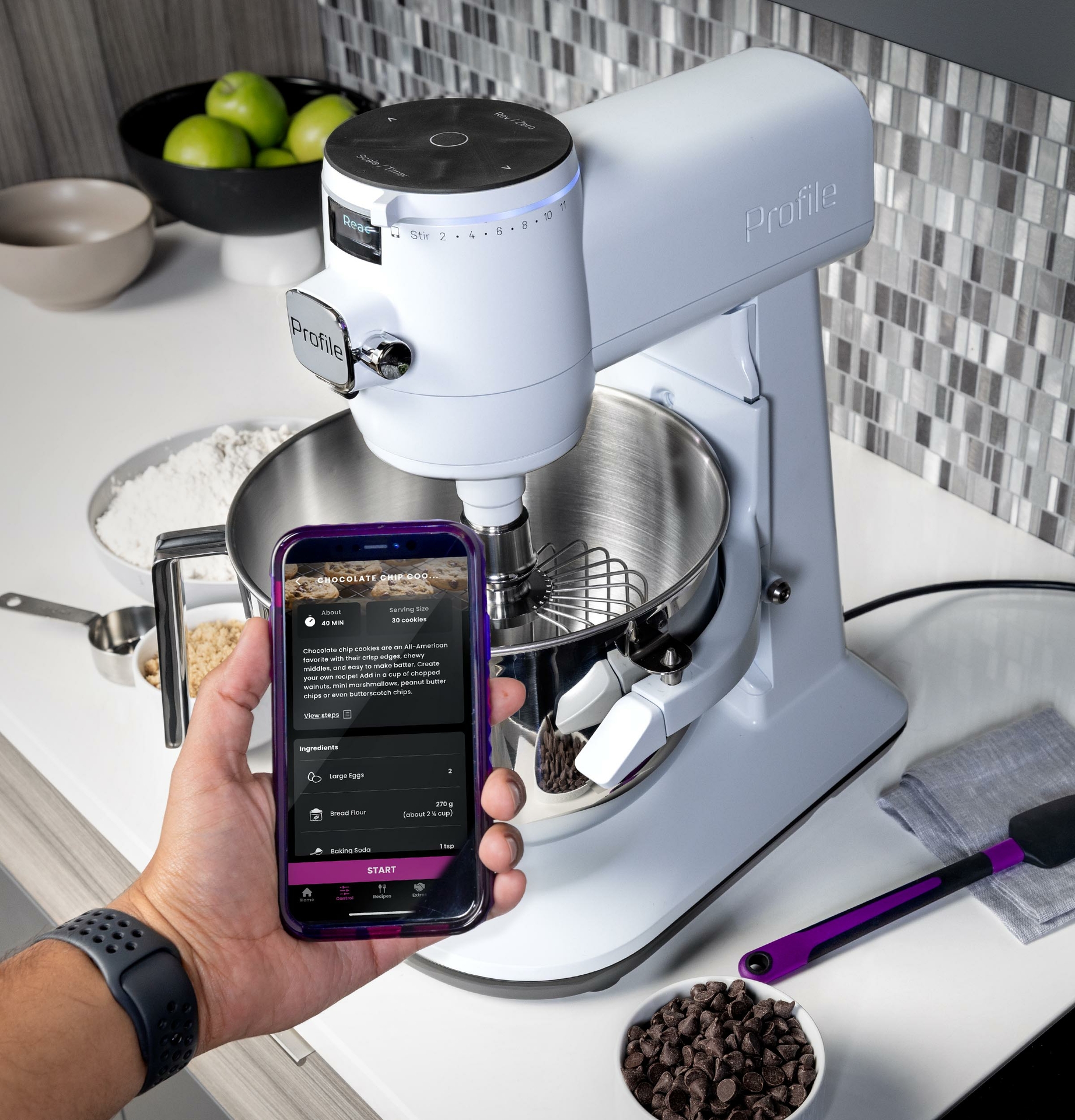 The GE Profile Smart Mixer with Auto Sense eliminates the guesswork with step-by-step guided recipes to take you through the baking process seamlessly