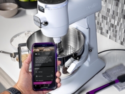 The GE Profile Smart Mixer with Auto Sense eliminates the guesswork with step-by-step guided recipes to take you through the baking process seamlessly