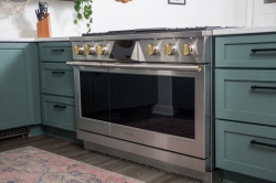 As part of the partnership, Monogram designed the kitchen layout for The LEE Initiative and donated a full suite of its latest professional appliances to be used by the visiting chefs when they are in town for instruction from Chef Edward Lee.
