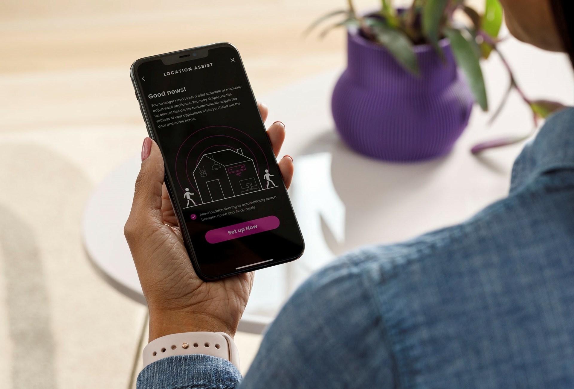 Embedded WiFi and Connection to the SmartHQ App Allows You to Control the Unit from Any Smart Device and Location Assist Means Your Room Will Be Cool When You Come Home