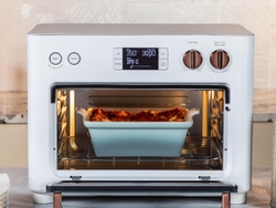 The CAFÉ™ Couture™ Oven Has a Spacious Cooking Cavity that's Sized for Party-Style Fare The CAFÉ™ Couture™ Oven Has a Spacious Cooking Cavity that's Sized for Party-Style Fare
