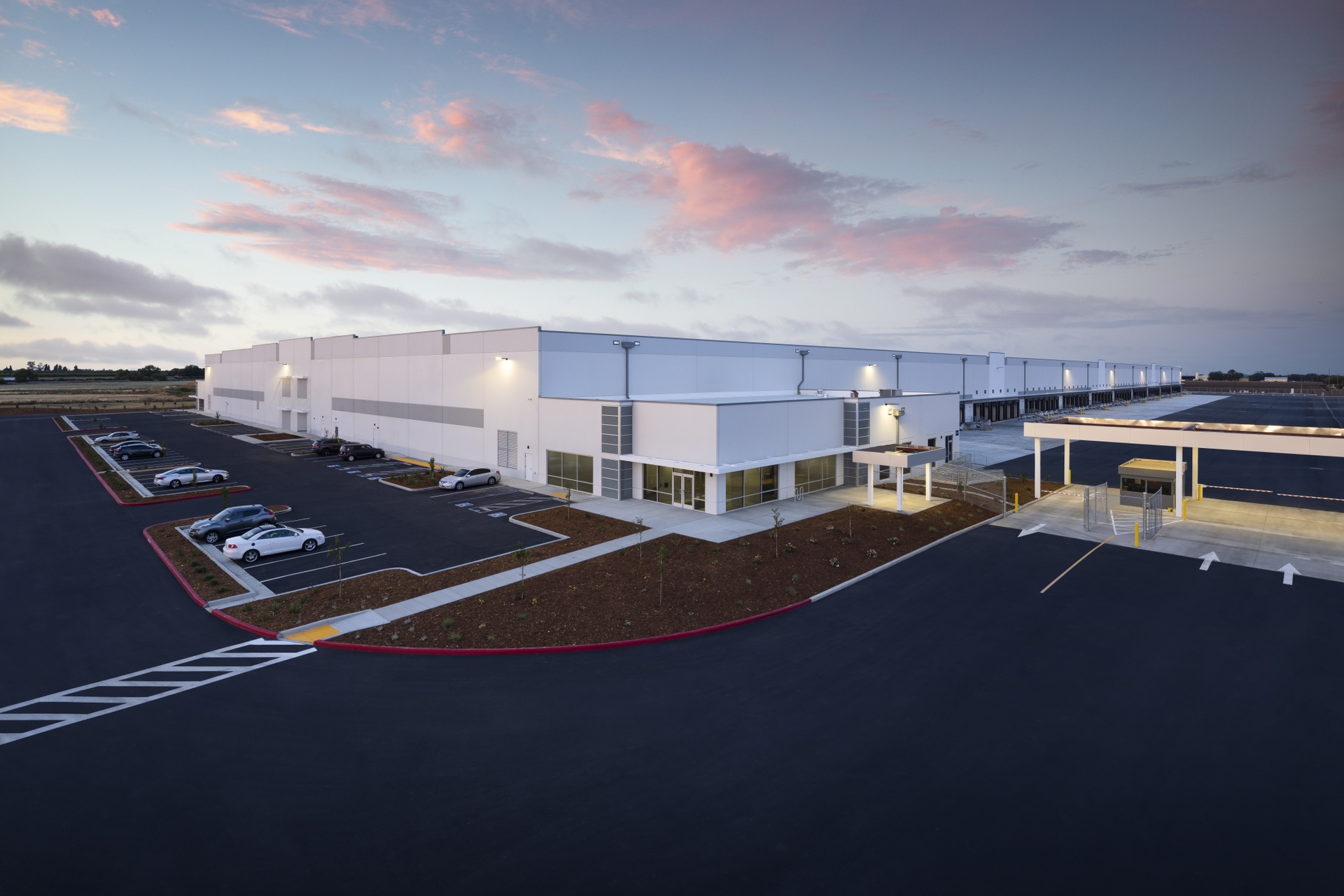 GE Appliances new LEED Certified distribution warehouse in Dixon CA allows for next day delivery to customers and houses a state-of-the-art HVAC training center