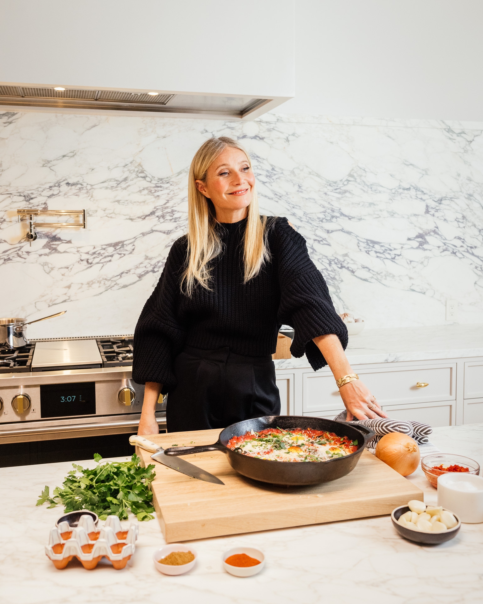 Gwyneth Paltrow Cooks Paleo Breakfast Shakshuka in Her Monogram Kitchen