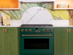 CAFÉ™ Launches Its First Capsule Collection with a Limited-Edition Emerald Green Range CAFÉ™ Launches Its First Capsule Collection with a Limited-Edition Emerald Green Range