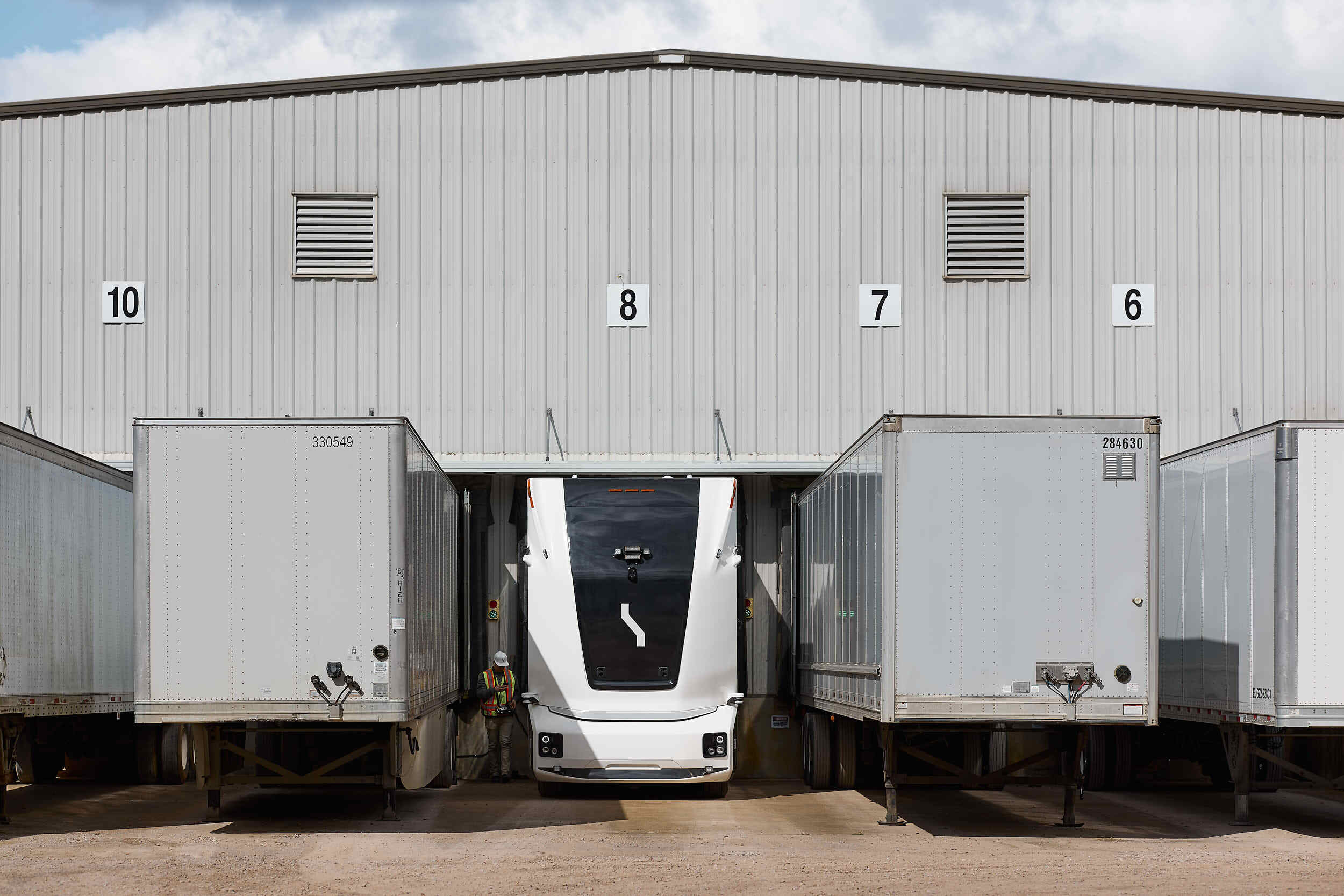 EINRIDE DEPLOYS FIRST FULL TIME, DAILY COMMERCIAL AUTONOMOUS 