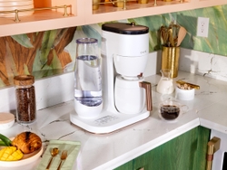The CAFÉ Grind and Brew boasts a bold design that is inspired by stylish vases and vessels. 