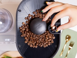The CAFÉ Grind and Brew Features Six Grind Size Adjustments from Fine to Coarse to ensure the perfect flavor and complexity.