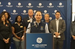 Mayor Craig Greenberg speaks during Ge Appliances laundry announcement 
