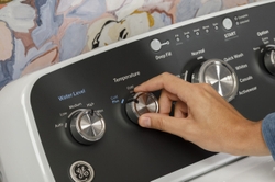 GE® Top Load Washer 4.5 cu ft, Dual-Action Agitator, Water level Control, Cold Water Wash makes washing in cold easier and more effective than ever before