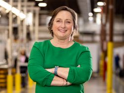 WOMEN MAKE AWARDS RECOGNIZE EXCELLENCE IN MANUFACTURING