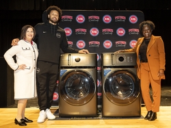 Allison Martin, senior director, Corporate Citizenship, GE Appliances Detroit Pistons Guard Cade Cunningham, Katina Whitlock, senior manager, Community Engagement, GE Appliances stand with an initial set of laundry appliances GE Appliances will donate to Detroit Community Public Schools Allison Martin, senior director, Corporate Citizenship, GE Appliances Detroit Pistons Guard Cade Cunningham, Katina Whitlock, senior manager, Community Engagement, GE Appliances stand with an initial set of laundry appliances GE Appliances will donate to Detroit Community Public Schools